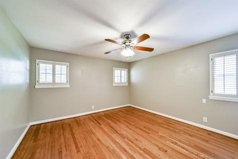 855 Sara Rose Street Houston TX 77018