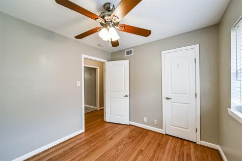 855 Sara Rose Street Houston TX 77018