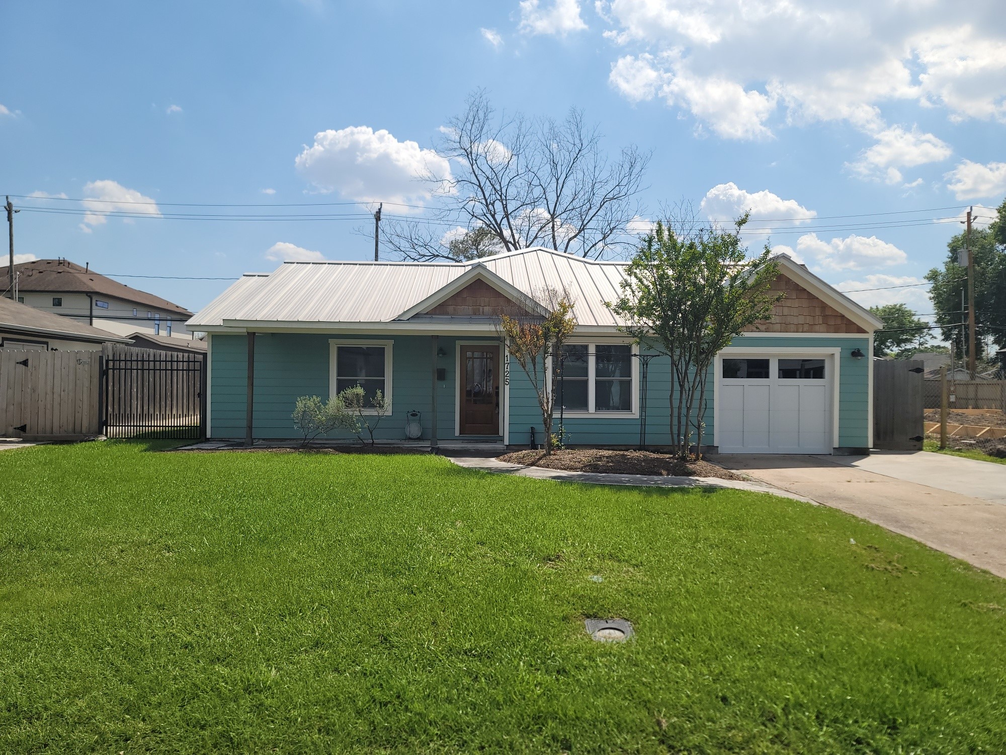 1725 Woodcrest Drive Houston TX 77018