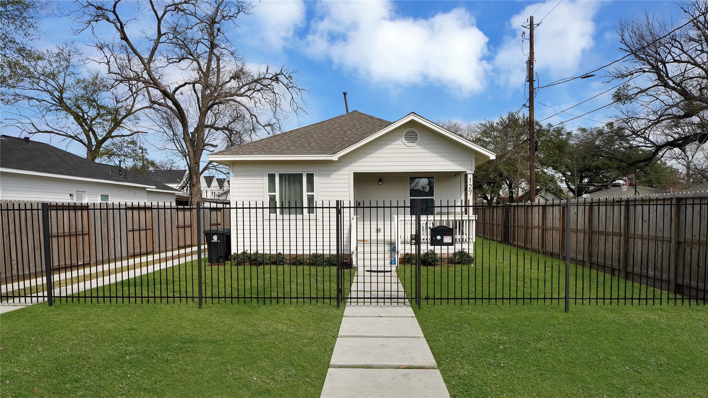 127 Amundsen Street Houston TX 77009