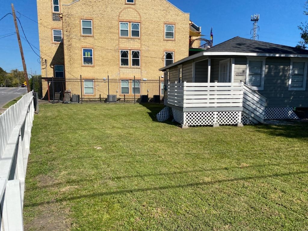 525 E 35th Street Houston TX 77022
