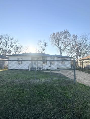 6713 Greenhurst Street Houston TX 77091