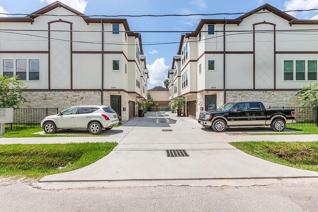 5431 Kiam Street C Houston TX 77007