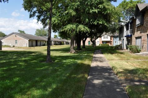 3840 Laura Leigh Drive Friendswood TX 77546