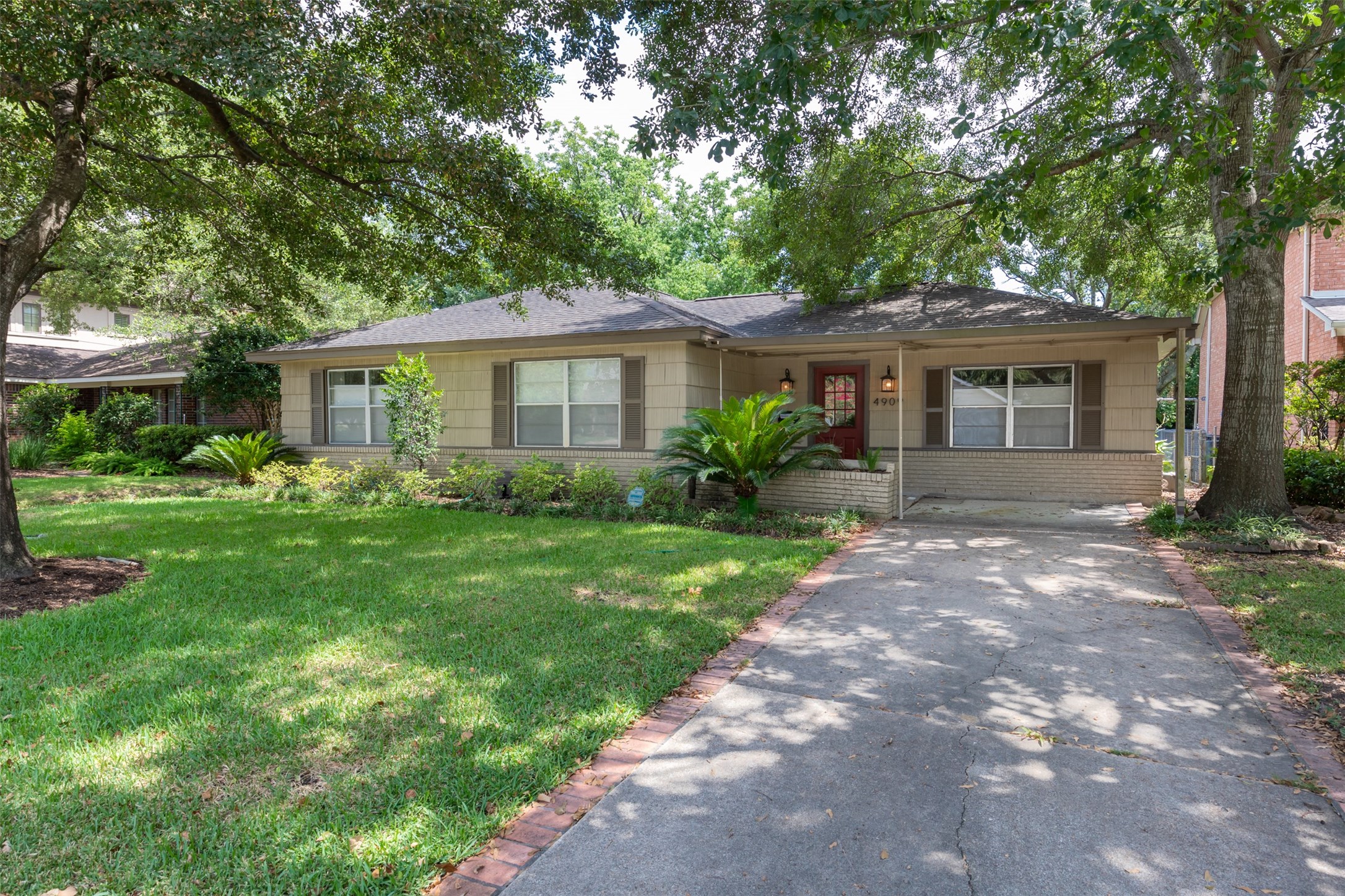4909 Elm Street Bellaire TX 77401