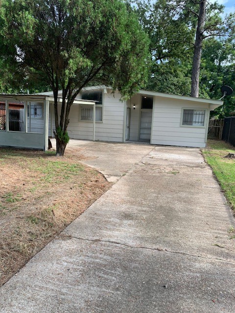 8158 Crestview Drive Houston TX 77028