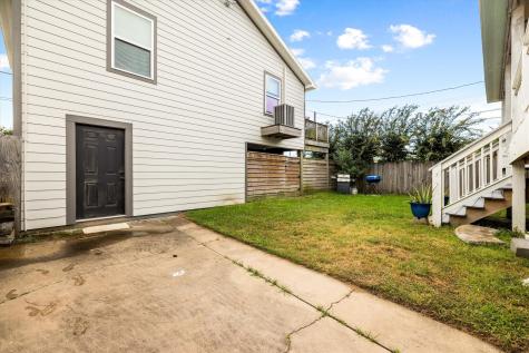 5219 Avenue Q Galveston TX 77551