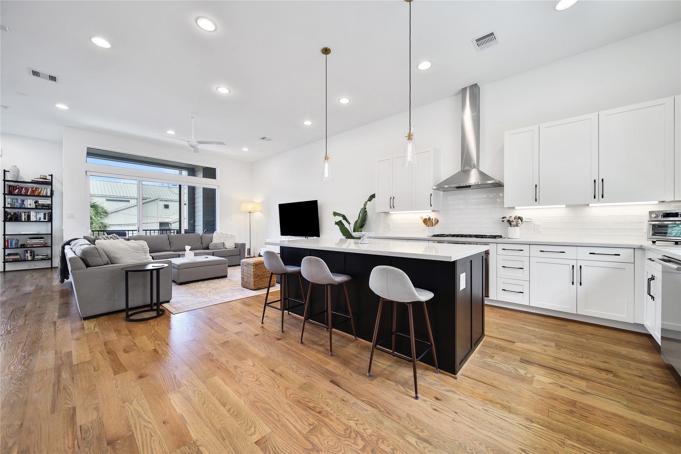 806 Detering Street Houston TX 77007