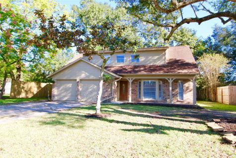 215 Rachael Lane Friendswood TX 77546