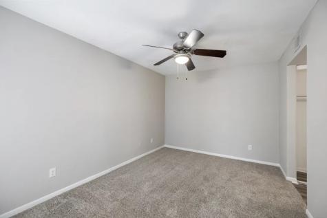 11715 S Glen Drive 623-2 Houston TX 77099