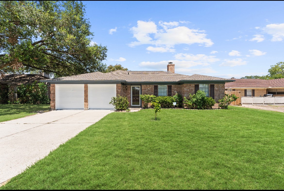 815 Pebbleshire Drive Houston TX 77062