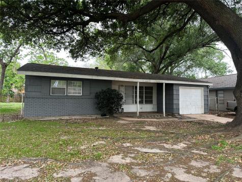 10806 Hoffer Street Houston TX 77075