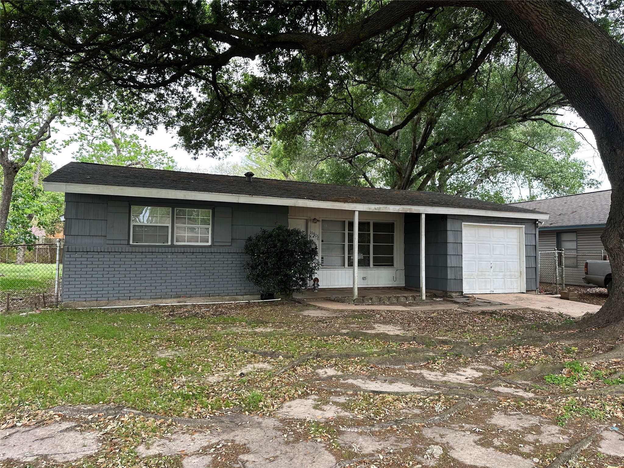 10806 Hoffer Street Houston TX 77075