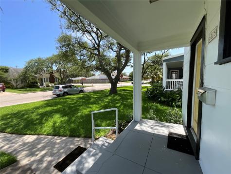 5118 Avenue S 1/2 Galveston TX 77551