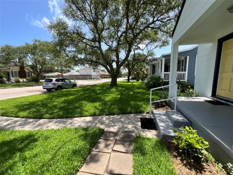 5118 Avenue S 1/2 Galveston TX 77551
