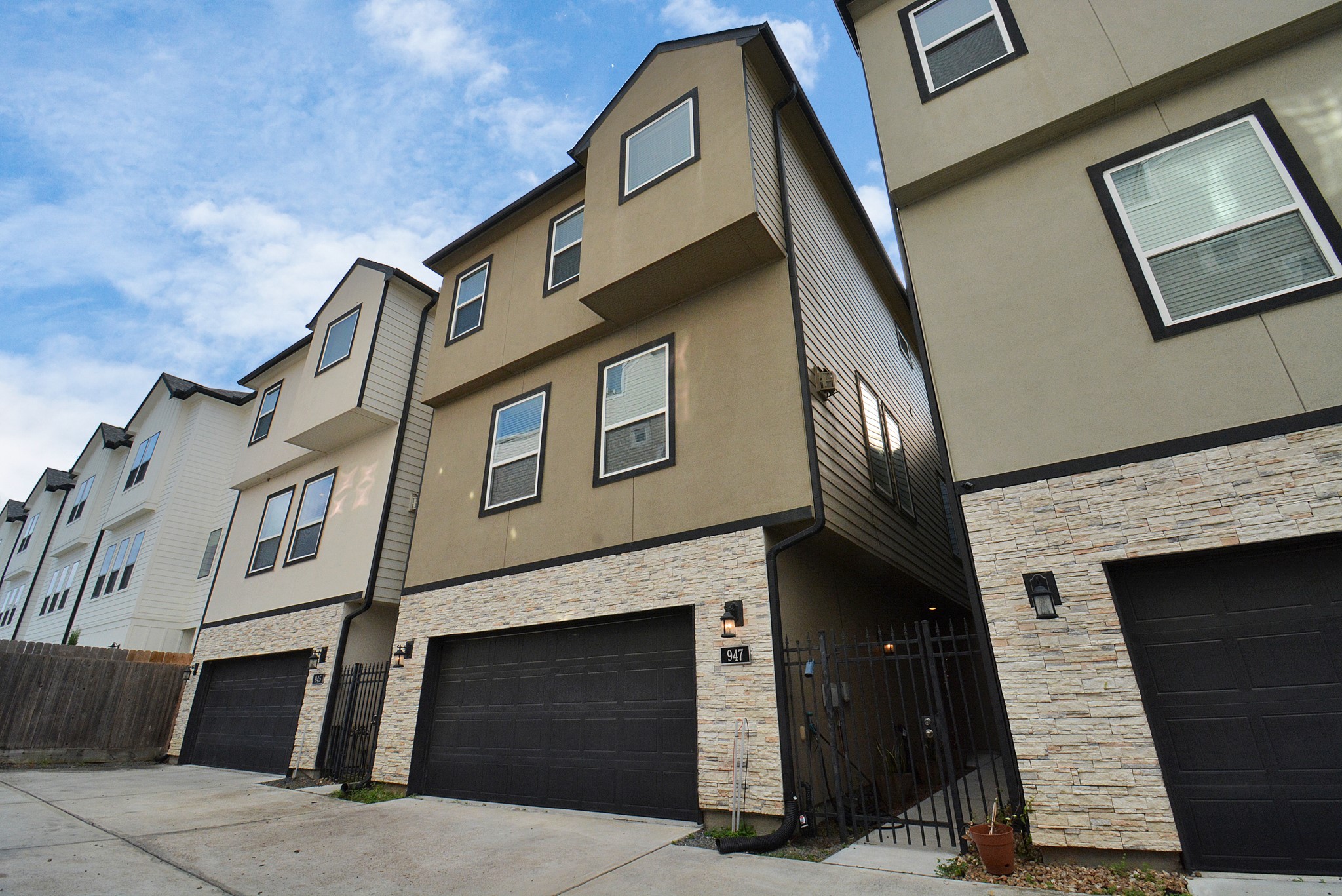 947 W 24th Street Houston TX 77008