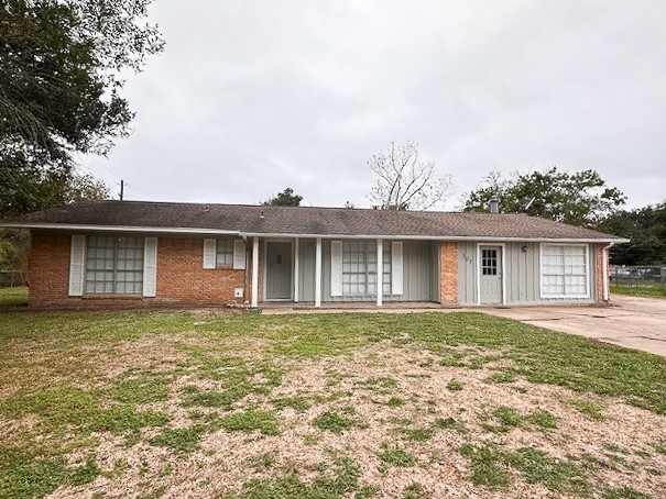 303 Lily Lane Wharton TX 77488