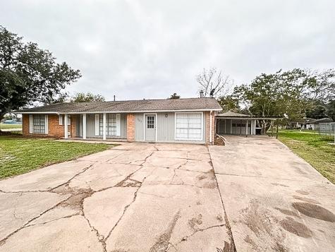 303 Lily Lane Wharton TX 77488