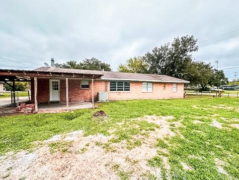 303 Lily Lane Wharton TX 77488