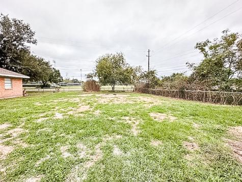 303 Lily Lane Wharton TX 77488