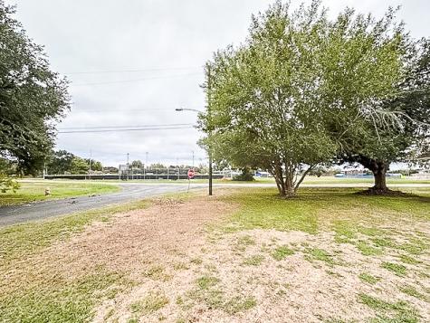 303 Lily Lane Wharton TX 77488
