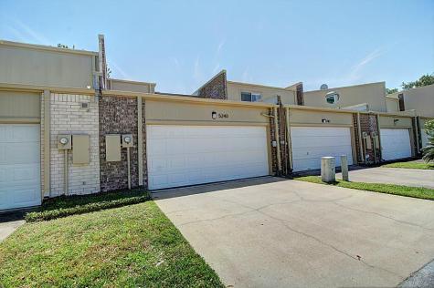 5240 Woodlawn Place Bellaire TX 77401