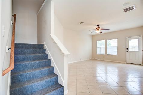 5002 Kale Court Houston TX 77066