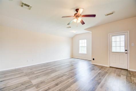 5002 Kale Court Houston TX 77066