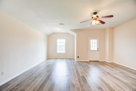 5002 Kale Court Houston TX 77066