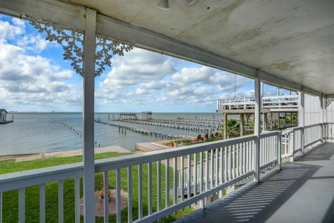 7814 Channelview Drive Galveston TX 77554