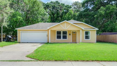 205 Jasmine Street Lake Jackson TX 77566