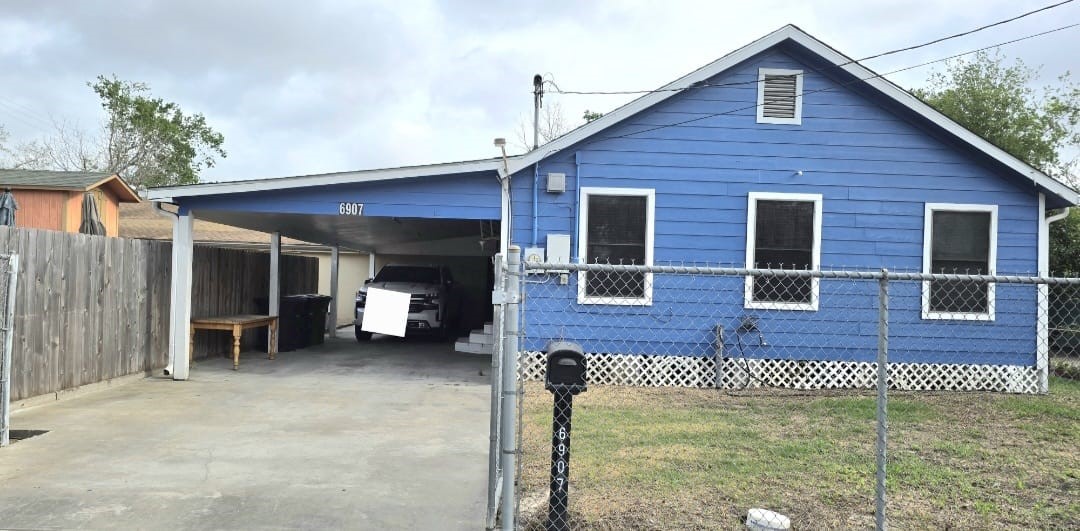 6907 Gainesville Street Houston TX 77020