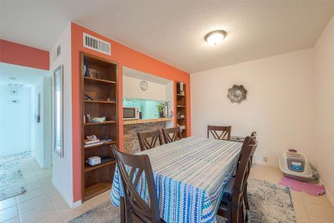 2201 Fountain View Drive 54 Houston TX 77057