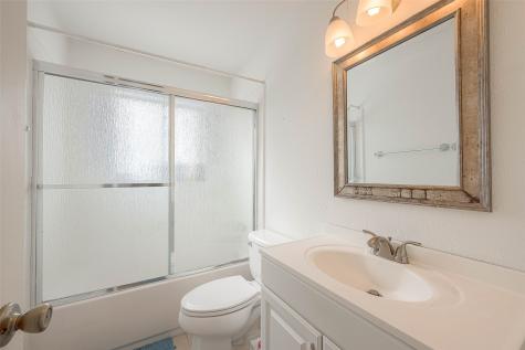 2201 Fountain View Drive 54 Houston TX 77057