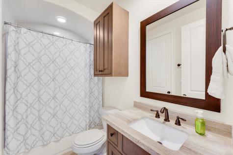 1823 Wrenwood Lakes Houston TX 77043