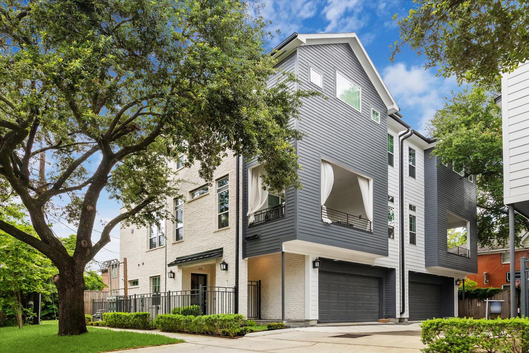 4506 Yupon Street Houston TX 77006