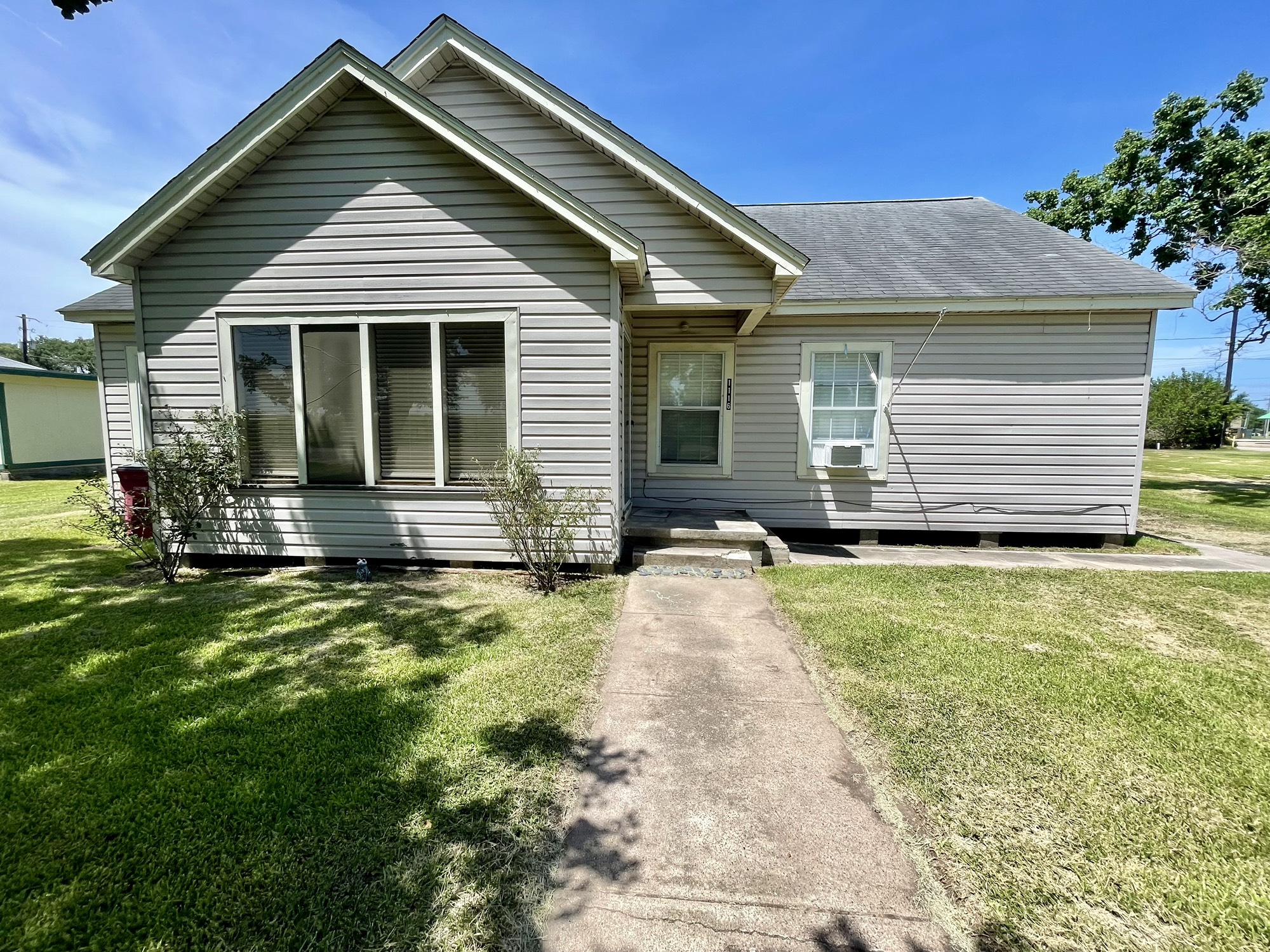 1116 N Avenue A Freeport TX 77541