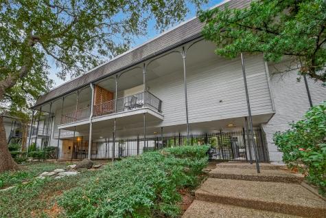 3300 Yorktown Street 15 Houston TX 77056