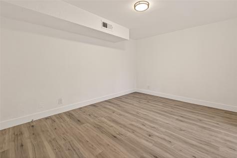 3300 Yorktown Street 15 Houston TX 77056