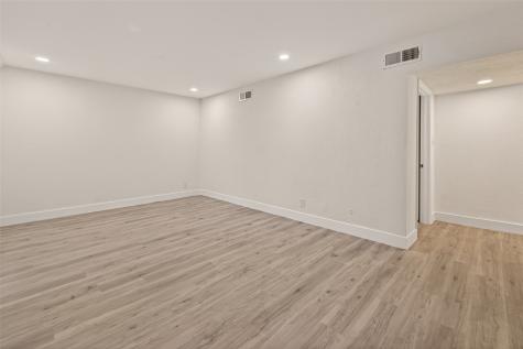 3300 Yorktown Street 15 Houston TX 77056