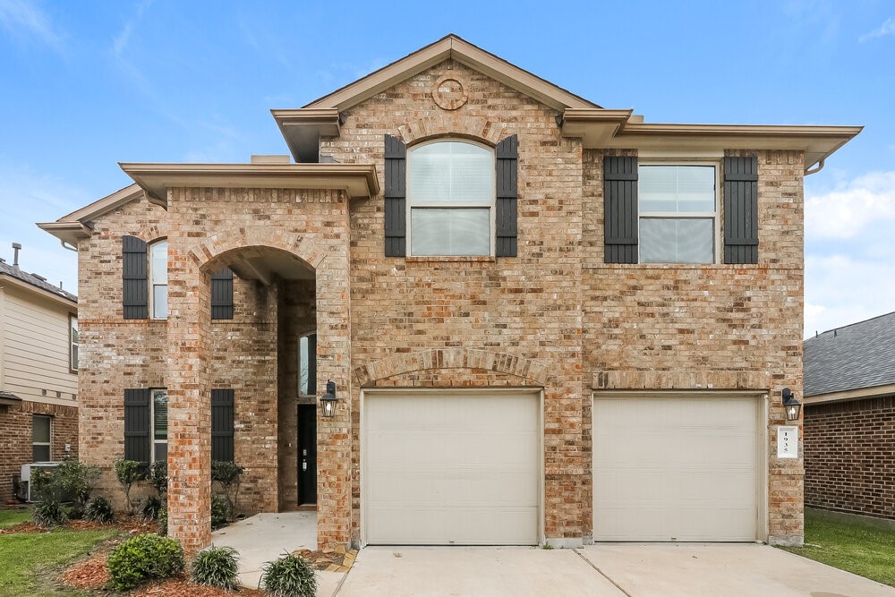 1935 Bravos Manor Lane Fresno TX 77545