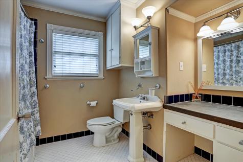 4320 Phil Street Bellaire TX 77401