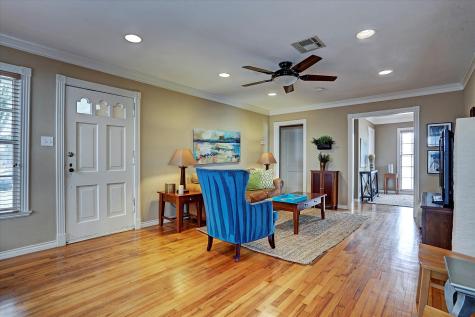 4320 Phil Street Bellaire TX 77401