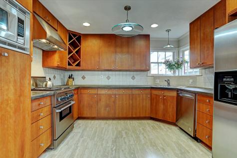 4320 Phil Street Bellaire TX 77401