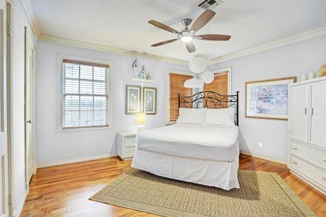 4320 Phil Street Bellaire TX 77401