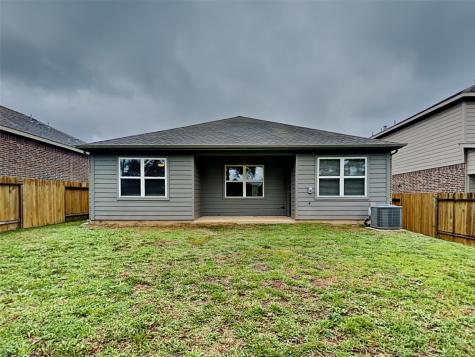 8859 Oval Glass Street Conroe TX 77304