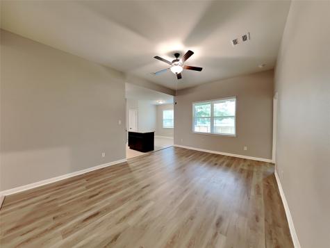 8859 Oval Glass Street Conroe TX 77304