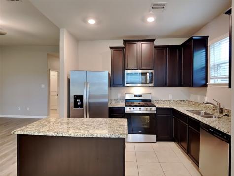 8859 Oval Glass Street Conroe TX 77304