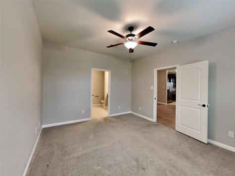 8859 Oval Glass Street Conroe TX 77304