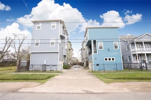 1429 W 25th Street Houston TX 77008